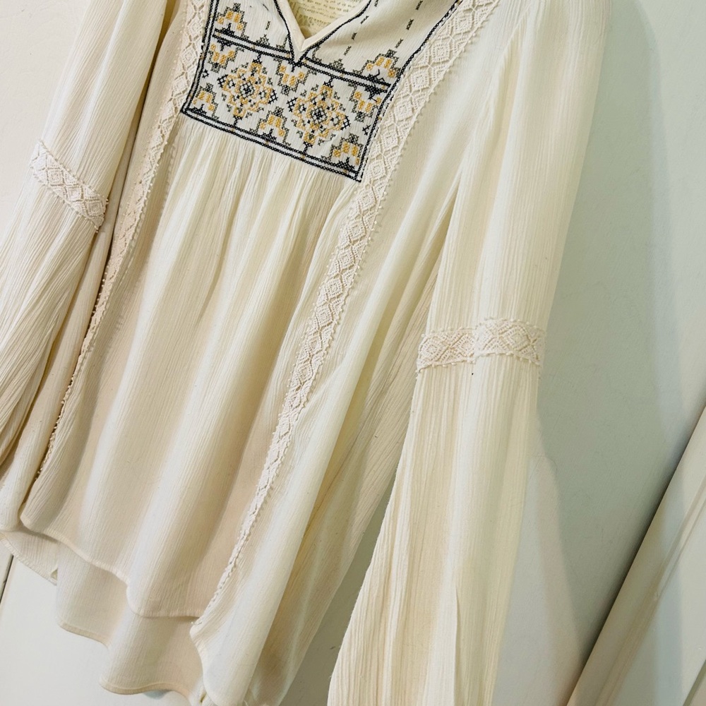 Knox Rose Cream Blouse with Embroidery - Picture 5 of 7